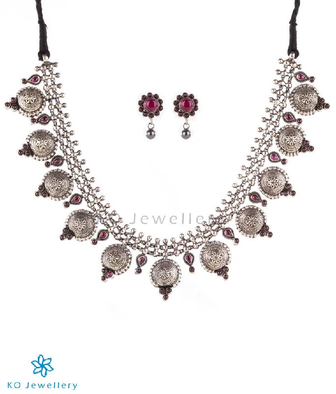 ladies necklaces outdoor-The Vartula Silver Necklace