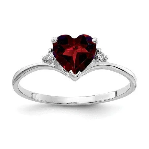 Ladies rings 1980s bold -14KT WHITE GOLD 0.80 CT GARNET & DIAMOND HEART RING